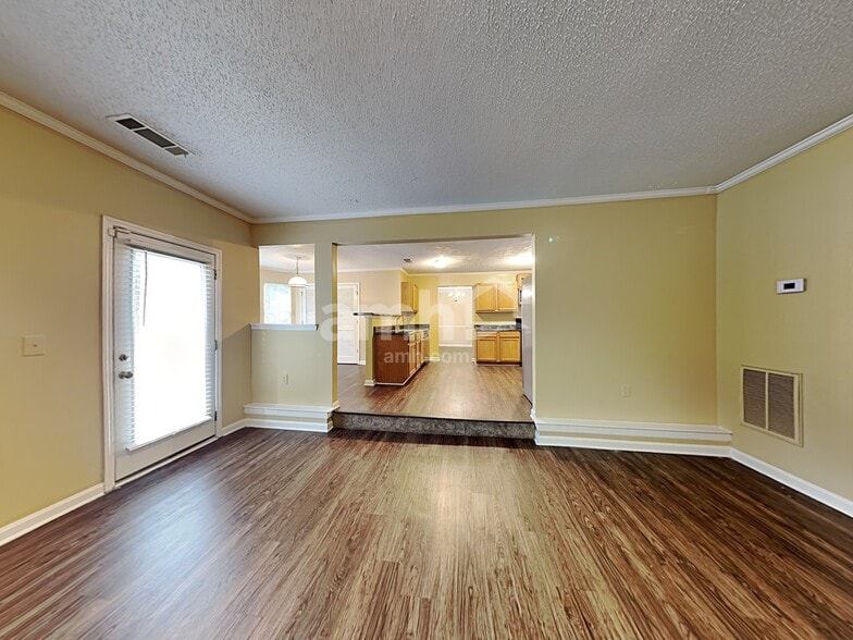 Building Photo - 1642 Village Place Cir NE