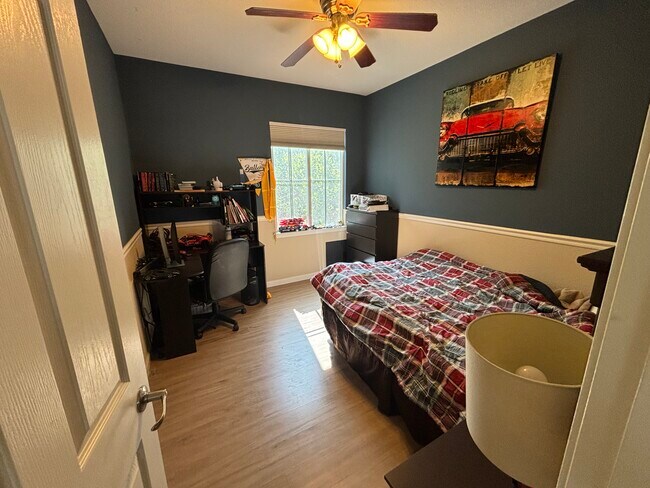 Building Photo - 497 W Felicidad Ave