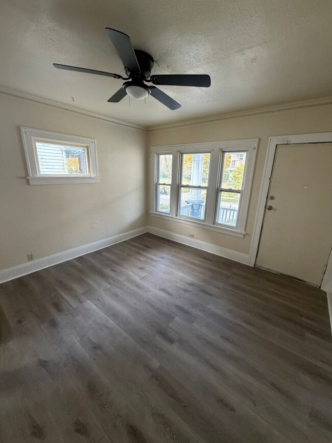 Building Photo - 12706 Parkhill Ave