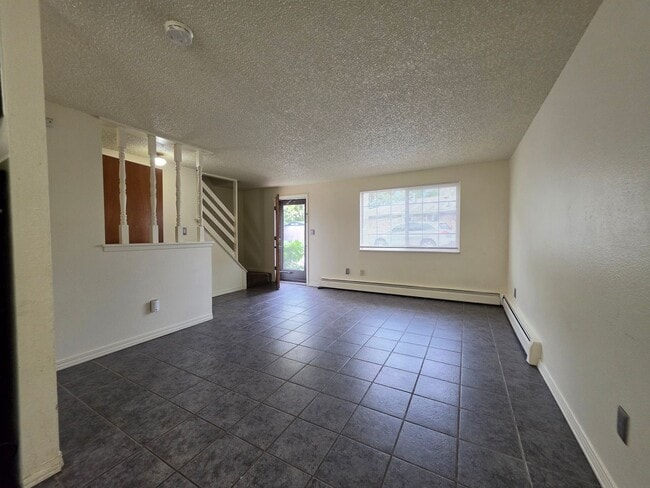 Building Photo - 317 Emery Dr