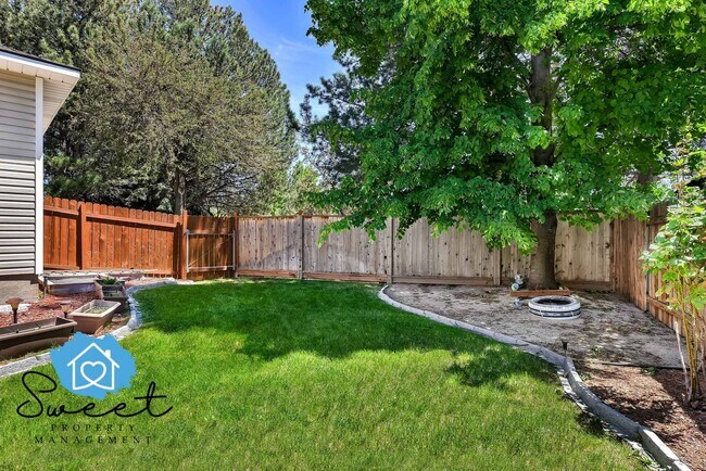 Building Photo - 5499 S Yarrow Pl