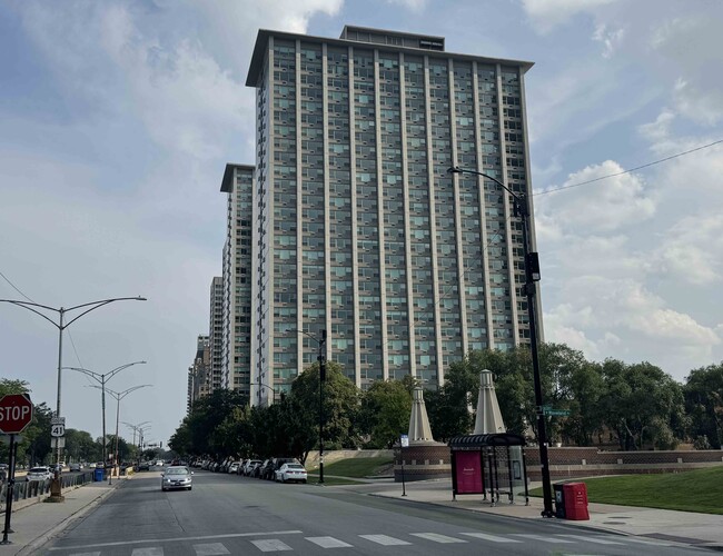 Building Photo - 3600 N Lake Shore Dr