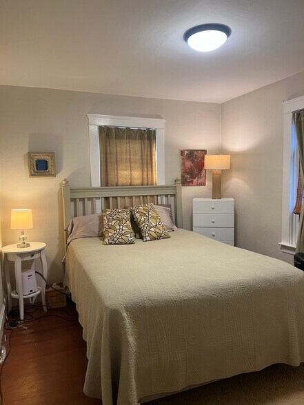 Building Photo - 42 Haskins Ave