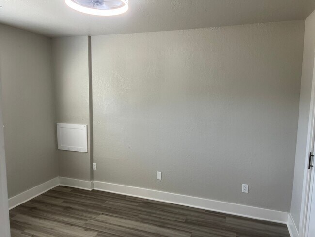 Building Photo - 2162 Airport Rd