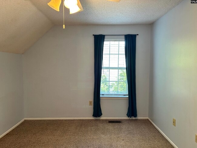 Building Photo - 911 Hulon Ln