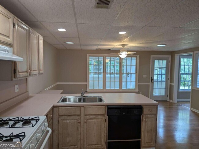 Building Photo - 1785 Brambletts Walk