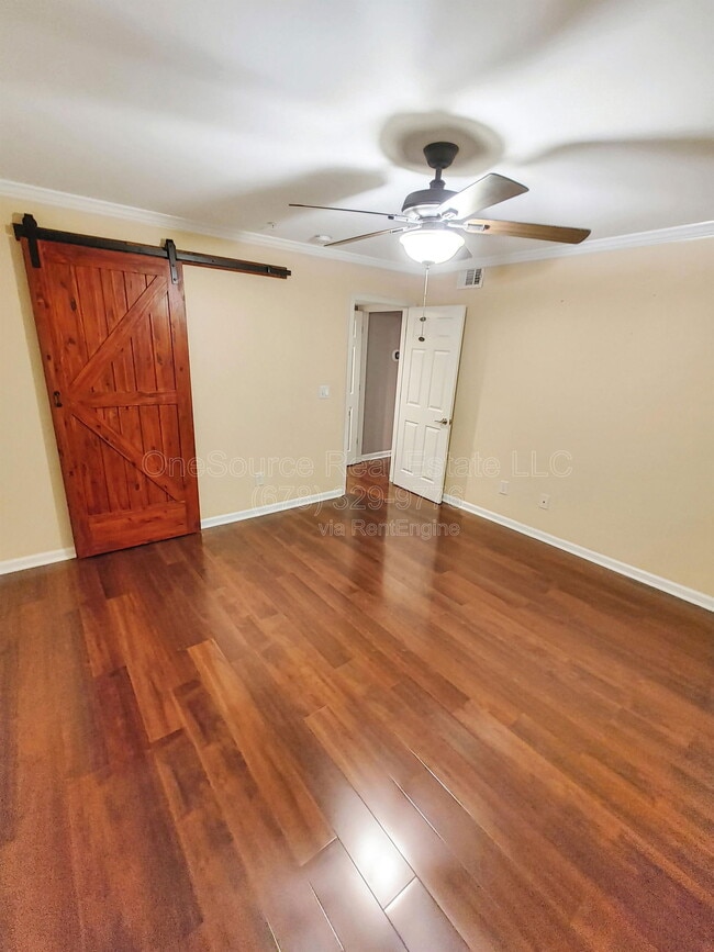 Building Photo - 401 Augusta Dr