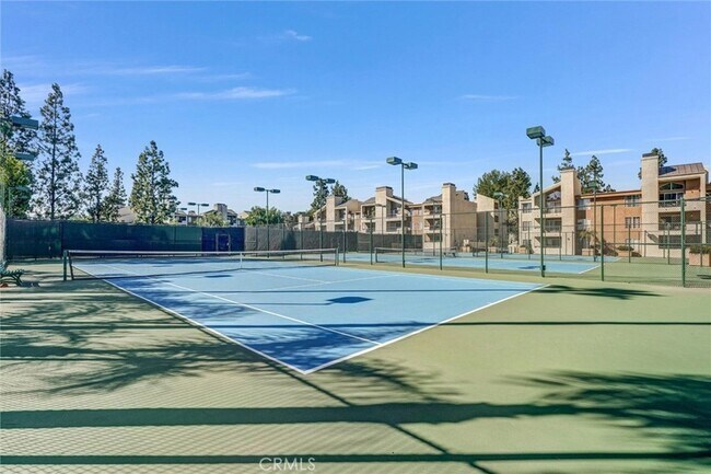 Building Photo - 5535 Canoga Ave