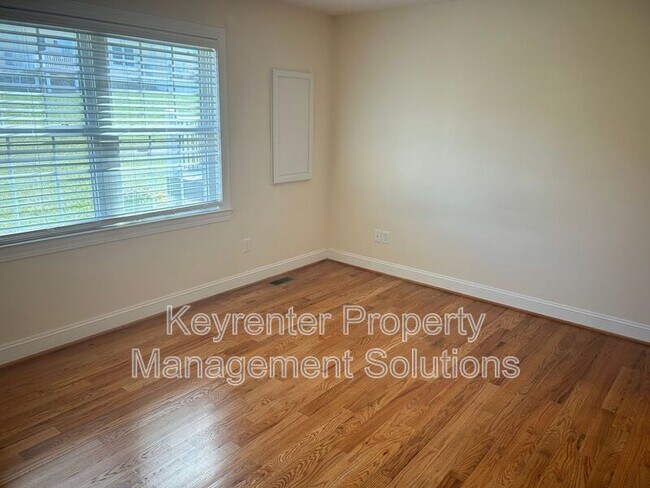 Building Photo - 18 Spring View Dr