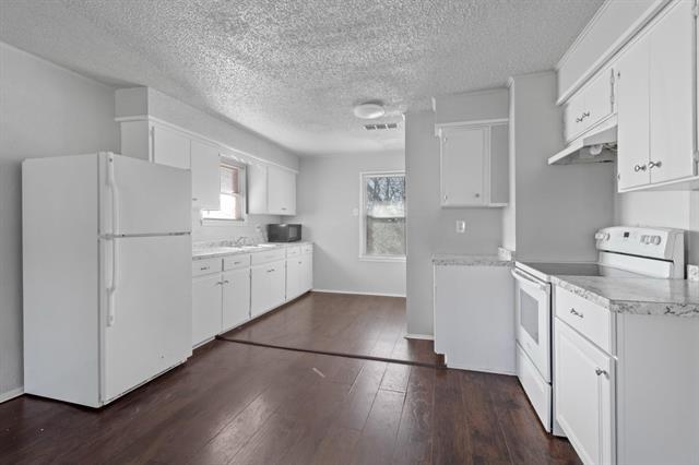 Building Photo - 120 E Monterey St