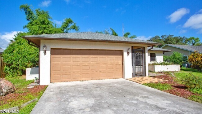Building Photo - 4053 Seaoats Ln