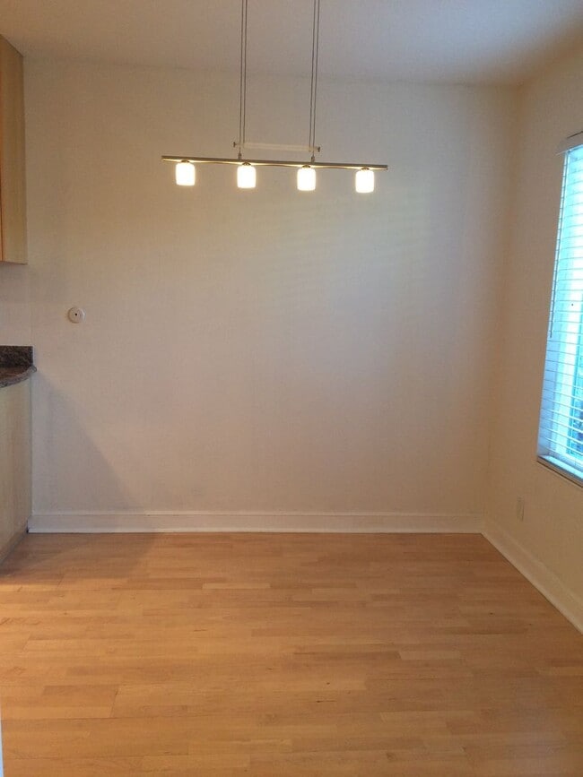 Building Photo - 2 Bedroom 2 Bath Downtown Walnut Creek