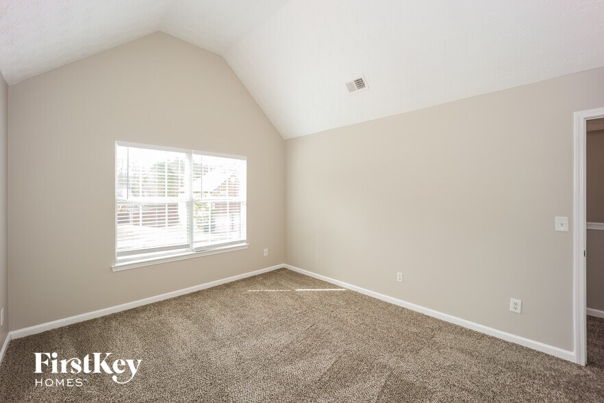 Building Photo - 855 Chapman St