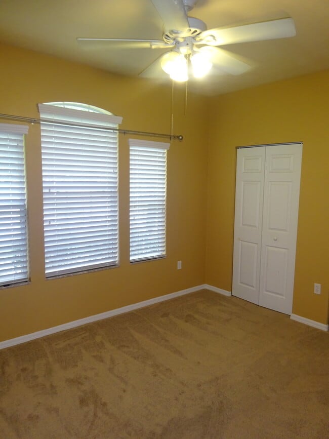 Building Photo - Great Home in Ellis Park. Sub Lease