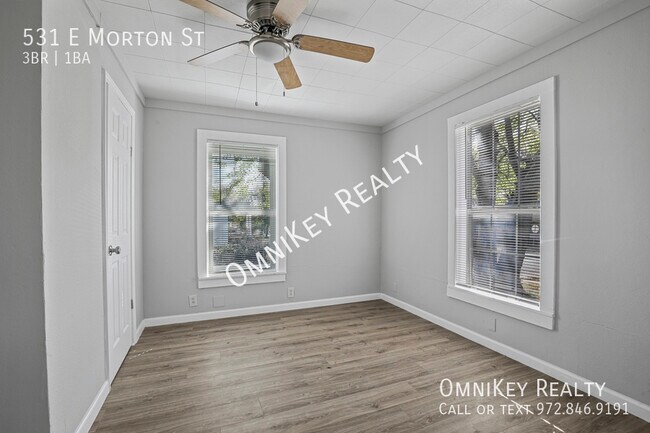 Building Photo - 531 E Morton St