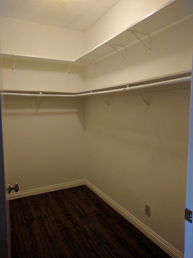Walk-in closet II - 10021 Tabor St