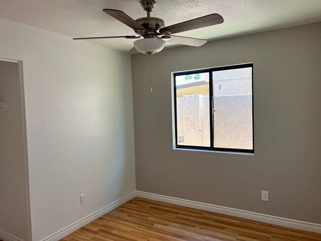 Building Photo - Tempe Home For Rent