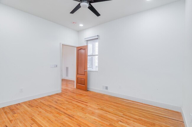 Building Photo - 118 Newman Ave