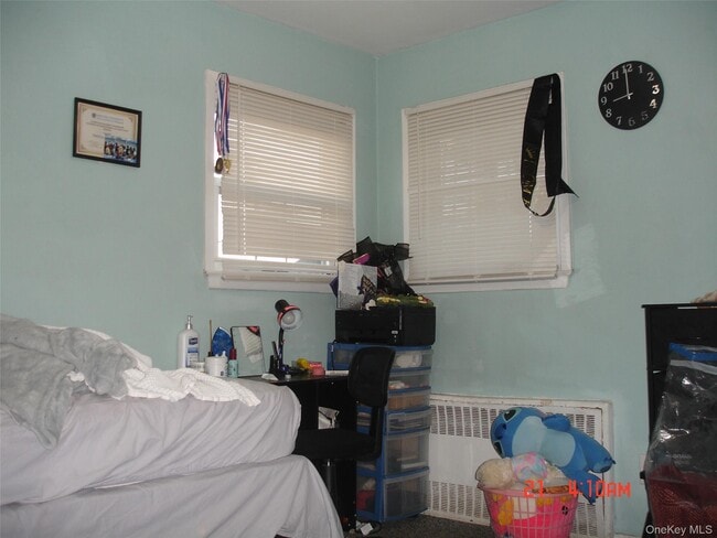 Building Photo - 17 Stewart Ave