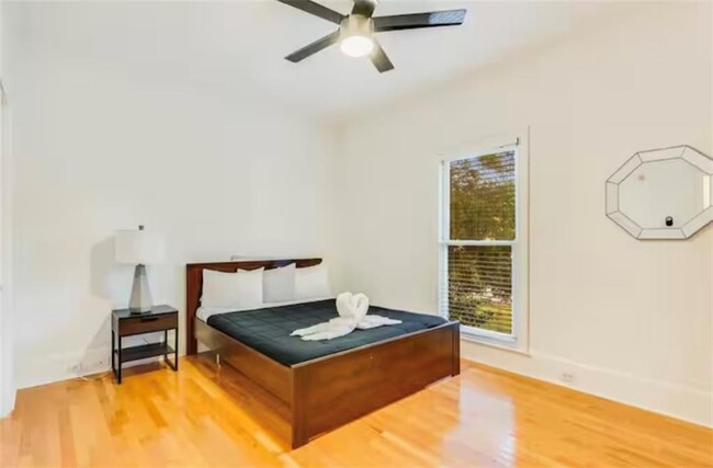 Building Photo - 1408 Aramore Dr SE