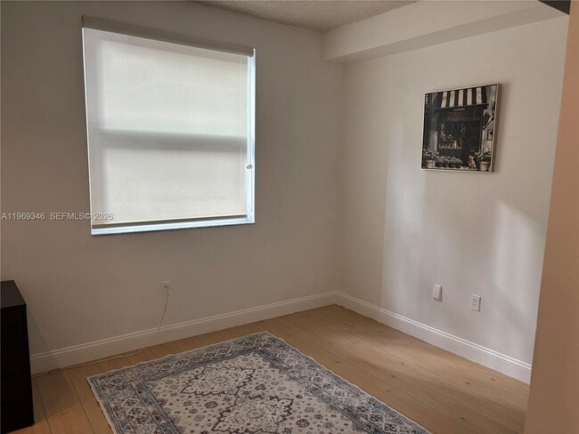 Building Photo - 17150 N Bay Rd