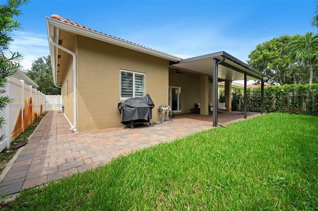 Building Photo - 3103 SW 140th Ave