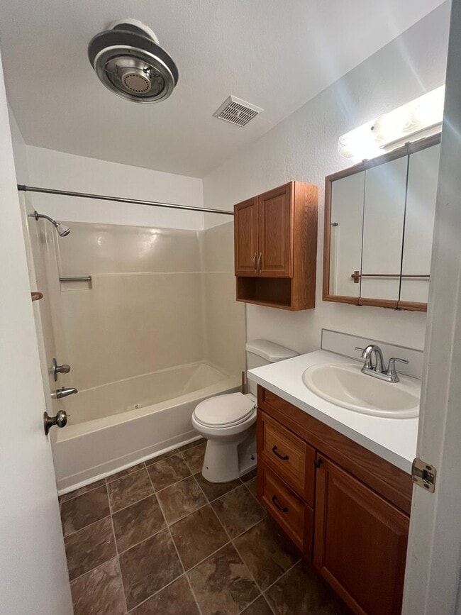 Building Photo - Heigh 710-712