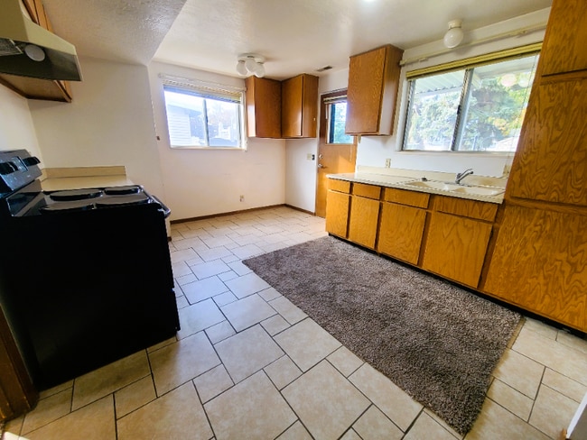 Primary Photo - 392 W 3400 S