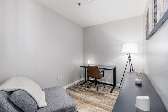 Building Photo - 4471 Dean Martin Dr