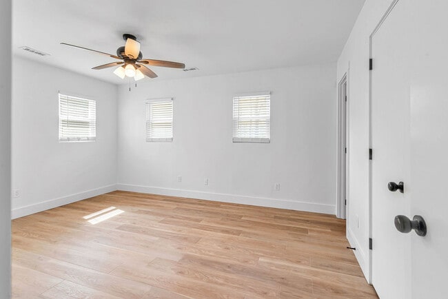 Building Photo - 374 Union Chapel Church Rd