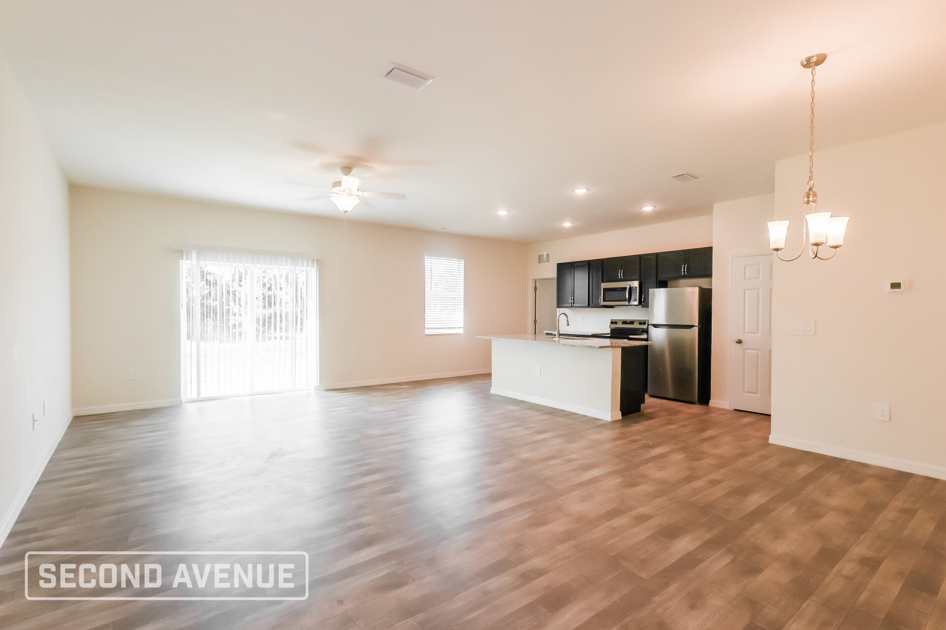 Building Photo - 1493 Oregon Ln