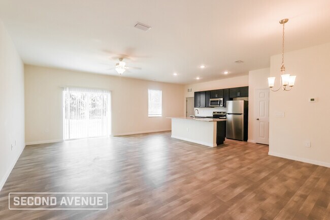 Building Photo - 1928 Nabatoff St