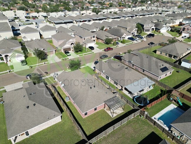 Building Photo - Beautiful 3b /2 bath home in Edinburg
