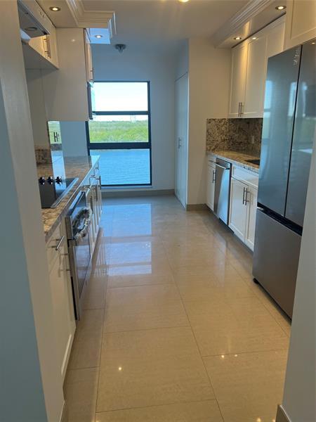 Building Photo - 3200 N Ocean Dr