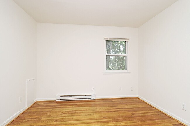 Building Photo - Student & Pet-Friendly Fry's Spring Duplex