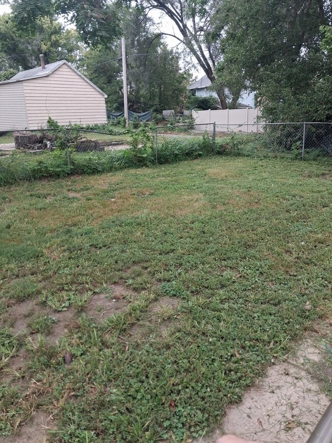 Building Photo - 512 Fairholm Ave