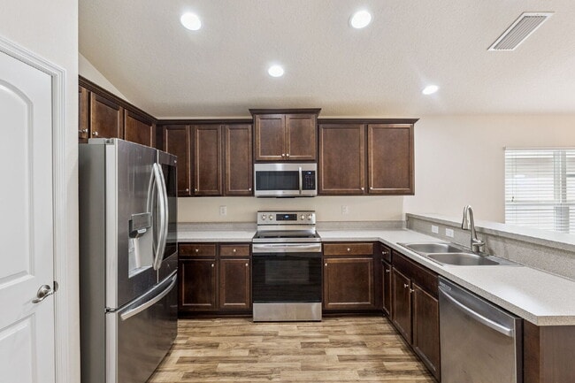 Building Photo - 458 Macon Dr