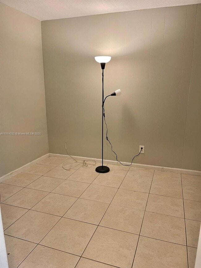 Building Photo - 428 NW 16th Ave