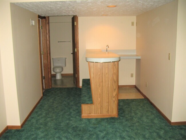 Building Photo - 303 Pierce St