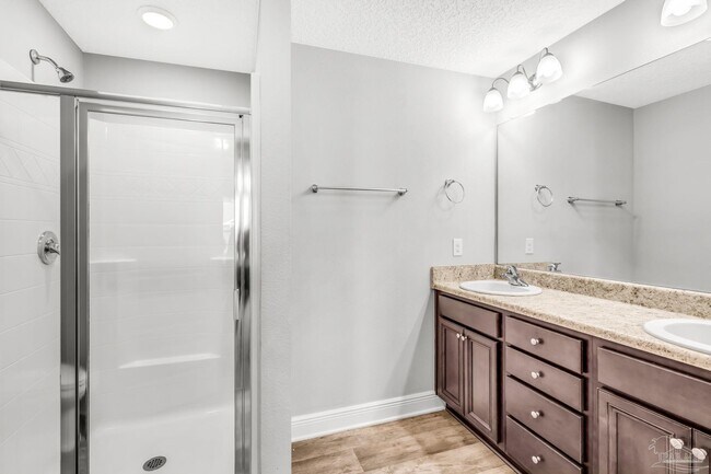 Building Photo - 6036 Royal Port Ct