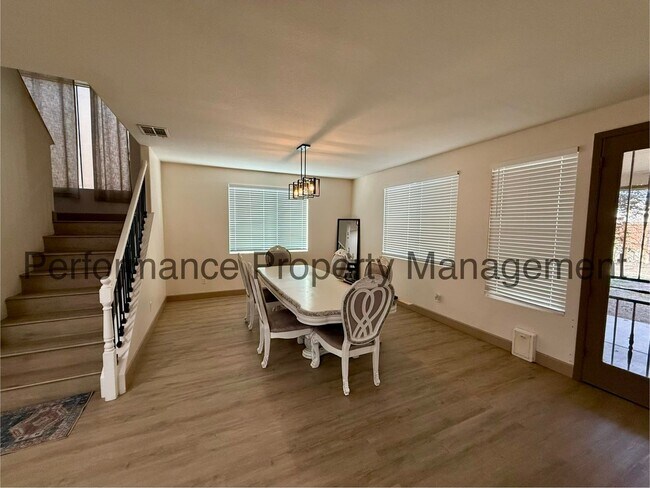 Building Photo - 6107 Shasta Daisy Way
