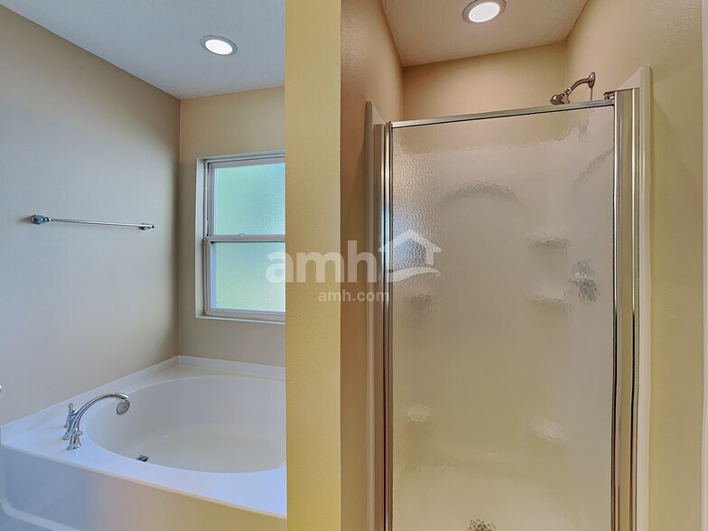 Building Photo - 563 Worcester Ct