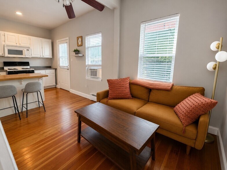 Building Photo - 3 K Street Pl