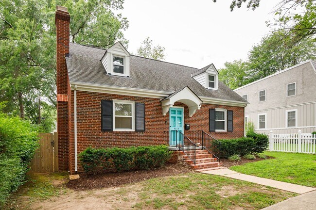 Building Photo - Beautiful 4 Bedroom Home off Of Cutshaw Ave! ***Available Early August 2026***