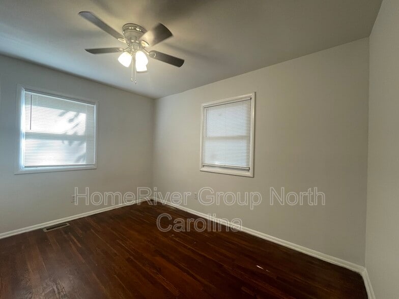 Building Photo - 3613 Jonquil St