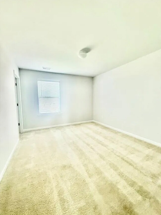 Building Photo - 212 Himalaya Way