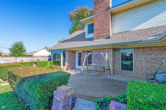 Building Photo - 2944 Knollwood Dr