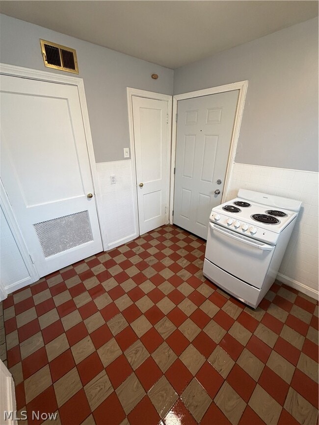 Building Photo - 310 Vine Ave