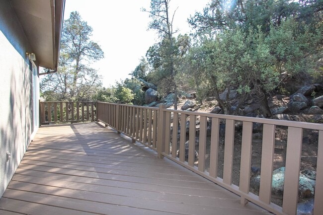 Building Photo - Home located in Pines & Boulders with Views!