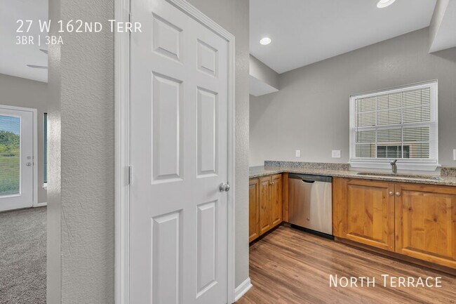 Building Photo - Roomy 3BR Townhouse in Belton w/ Attached ...